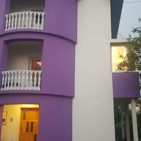 Villa Farah *